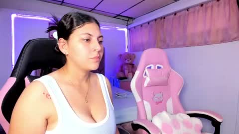 cristal_smith20 online show from June 2026 11:38:02 AM