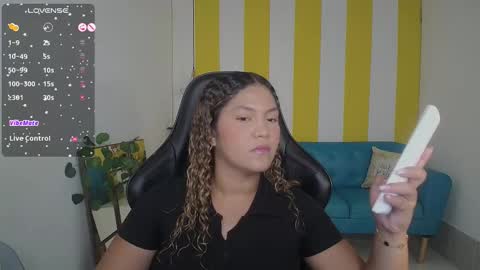 Snapshot of cristal_war chatting on October 2025 11:04:02 PM Cristal online show from October 2025 11:04:02 PM