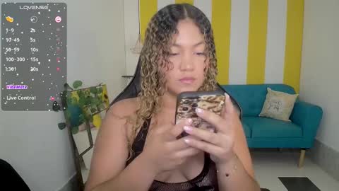 Snapshot of cristal_war chatting on October 2025 11:03:02 PM Cristal online show from October 2025 11:03:02 PM