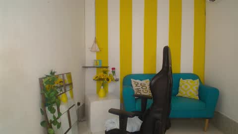 Snapshot of cristal_war chatting on October 2025 01:28:01 AM Cristal online show from October 2025 01:28:01 AM