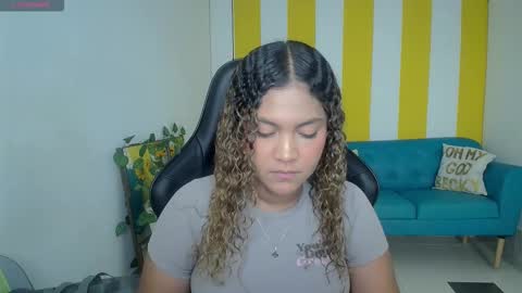 Snapshot of cristal_war chatting on November 2025 11:04:02 PM Cristal online show from November 2025 11:04:02 PM