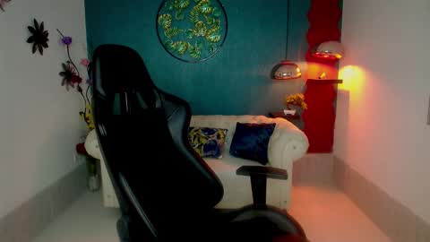 Snapshot of cristal_war chatting on November 2025 11:09:01 PM Cristal online show from November 2025 11:09:01 PM