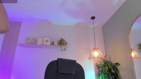 cristalfoxy_ online show from February 2026 08:13:01 PM