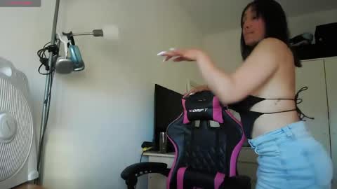 Snapshot of cristalmoon chatting on May 2026 05:30:01 PM cristalmoon online show from May 2026 05:30:01 PM