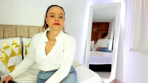 Snapshot of cristalwalker__ chatting on November 2025 11:10:01 AM cristal walker online show from November 2025 11:10:01 AM