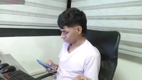 Snapshot of cristhian_slytherin chatting on September 2025 06:16:02 AM cristhian online show from September 2025 06:16:02 AM