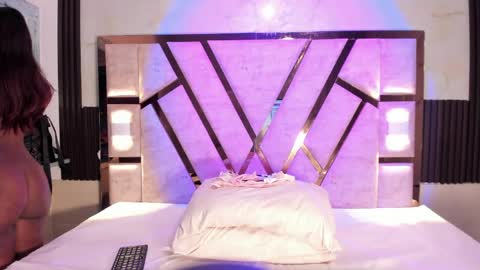 cristin  online show from March 2026 06:52:01 PM