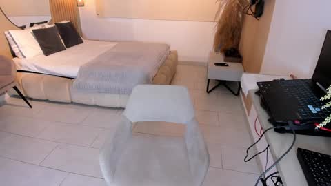 Cristian  online show from February 2025 02:49:01 PM