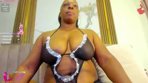 Snapshot of cristinsexy_ chatting on November 2025 10:36:02 AM Cristina online show from November 2025 10:36:02 AM