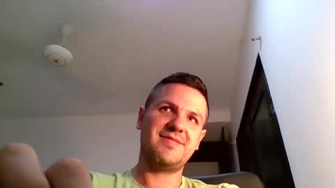 cristopher3042 online show from November 2025 03:06:01 AM