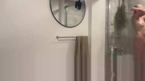 Snapshot of cruellacuck chatting on November 2025 09:15:01 PM CruellaCuck online show from November 2025 09:15:01 PM