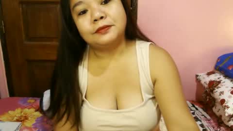 Snapshot of crystal_april chatting on April 2026 06:00:02 AM Crys online show from April 2026 06:00:02 AM