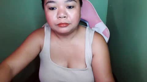 Snapshot of crystal_april chatting on May 2026 01:56:01 AM Crys online show from May 2026 01:56:01 AM