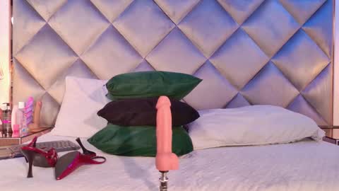 crystal_gilton online show from February 2026 07:08:02 PM