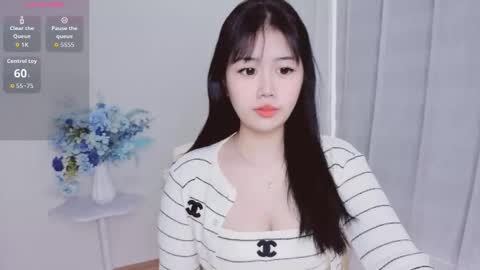 crystal_lea online show from October 2025 11:50:01 PM