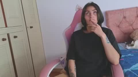 Crystal Blaze online show from October 2025 06:08:01 PM