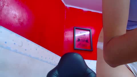 Snapshot of crystal_walls chatting on January 2025 09:52:02 PM I AM CRYSTAL online show from January 2025 09:52:02 PM