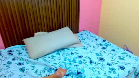 Snapshot of crystal_walls chatting on January 2025 09:20:01 PM I AM CRYSTAL online show from January 2025 09:20:01 PM