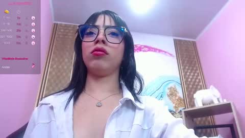 Snapshot of crystal_walls chatting on November 2025 07:21:01 PM I AM CRYSTAL online show from November 2025 07:21:01 PM