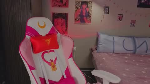 Snapshot of crystalblaze_ chatting on November 2025 08:42:01 PM Grace online show from November 2025 08:42:01 PM