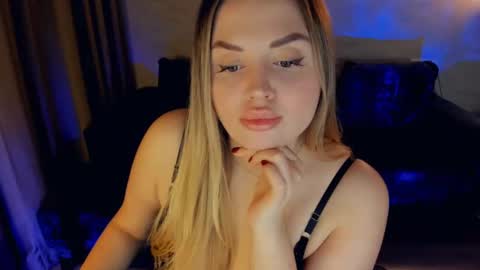 Snapshot of crystalemily chatting on March 2025 07:15:02 PM crystalemily online show from March 2025 07:15:02 PM