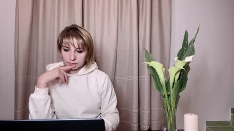 Snapshot of crystalfever_ chatting on July 2026 08:45:02 PM Mary online show from July 2026 08:45:02 PM
