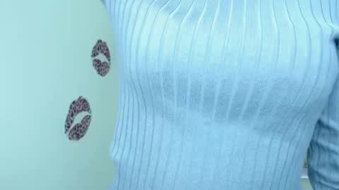 Snapshot of crystalgirl__ chatting on December 2024 11:40:02 AM Stella online show from December 2024 11:40:02 AM