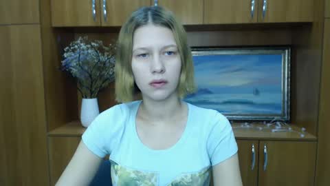 Snapshot of crystalgirl__ chatting on December 2024 07:13:02 AM Stella online show from December 2024 07:13:02 AM