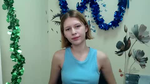 Snapshot of crystalgirl__ chatting on December 2024 07:24:01 AM Stella online show from December 2024 07:24:01 AM