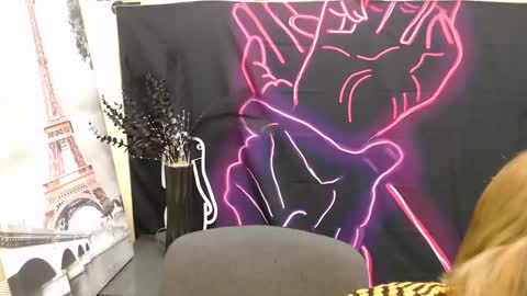 Snapshot of crystalgirl__ chatting on January 2025 12:47:02 PM Stella online show from January 2025 12:47:02 PM