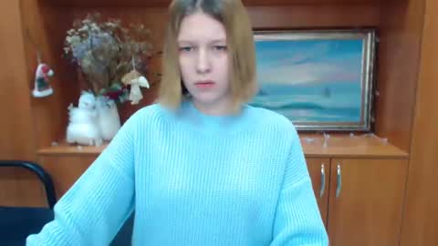 Snapshot of crystalgirl__ chatting on January 2025 03:22:01 PM Stella online show from January 2025 03:22:01 PM