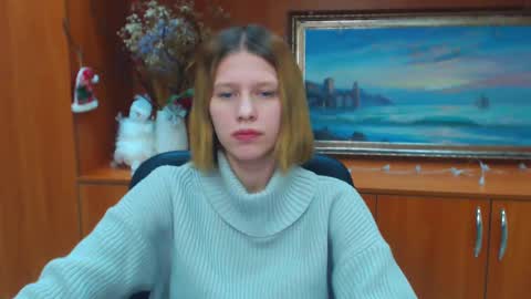 Snapshot of crystalgirl__ chatting on January 2025 12:05:02 PM Stella online show from January 2025 12:05:02 PM