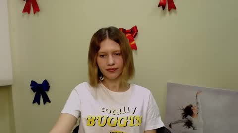 Snapshot of crystalgirl__ chatting on February 2025 01:18:02 PM Stella online show from February 2025 01:18:02 PM