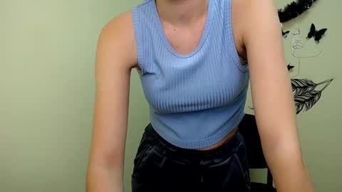 Snapshot of crystalgirl__ chatting on February 2025 07:53:02 AM Stella online show from February 2025 07:53:02 AM