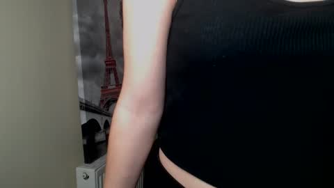 Snapshot of crystalgirl__ chatting on October 2025 06:11:02 AM Stella online show from October 2025 06:11:02 AM