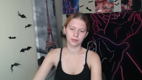 Snapshot of crystalgirl__ chatting on October 2025 07:21:02 AM Stella online show from October 2025 07:21:02 AM