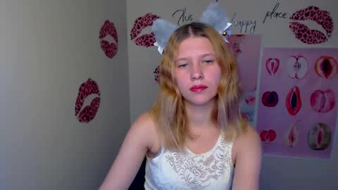 Snapshot of crystalgirl__ chatting on November 2025 07:24:02 PM Stella online show from November 2025 07:24:02 PM