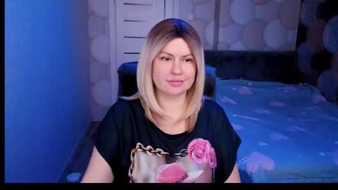 CrystalllEyes online show from September 2025 03:55:02 AM