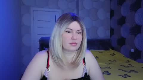 CrystalllEyes online show from October 2025 02:45:02 AM