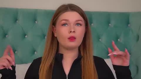 Snapshot of crystallyons chatting on November 2025 07:11:02 AM Crystal online show from November 2025 07:11:02 AM