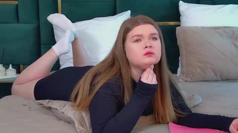 Crystal online show from April 2026 06:22:01 AM