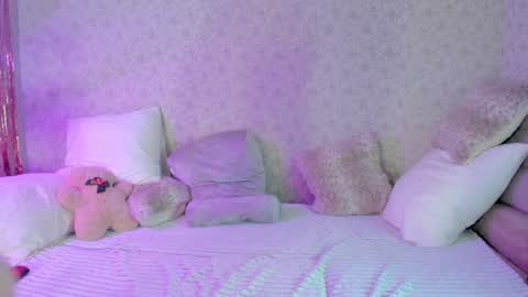 Snapshot of crystalnut chatting on December 2024 04:42:01 AM Maria online show from December 2024 04:42:01 AM