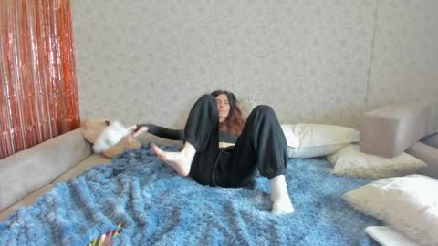 Snapshot of crystalnut chatting on February 2025 05:42:02 AM Maria online show from February 2025 05:42:02 AM