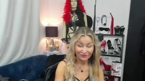 CrystalHotty online show from October 2025 04:46:01 AM