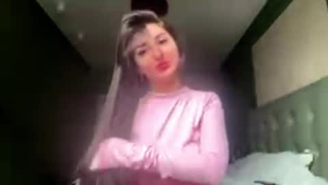Snapshot of crystlepipkins chatting on May 2026 06:32:03 AM Diana online show from May 2026 06:32:03 AM