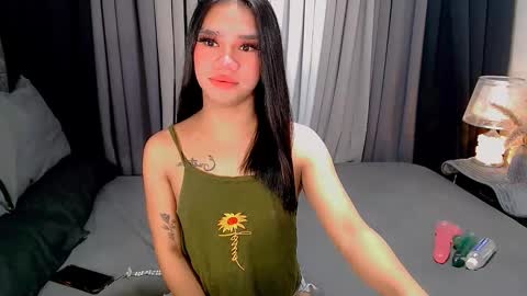 Snapshot of crytastal_lust1212 chatting on November 2025 09:01:01 AM bea takashi online show from November 2025 09:01:01 AM