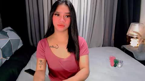 Snapshot of crytastal_lust1212 chatting on December 2025 09:18:01 AM bea takashi online show from December 2025 09:18:01 AM