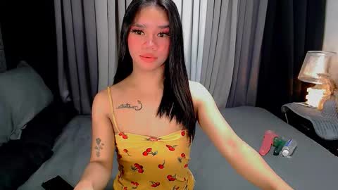 Snapshot of crytastal_lust1212 chatting on December 2025 10:53:01 AM bea takashi online show from December 2025 10:53:01 AM