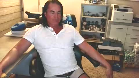 Snapshot of cucuforcocopuffs chatting on June 2026 05:33:02 AM Yup... kinda old but Stop in and say hello online show from June 2026 05:33:02 AM