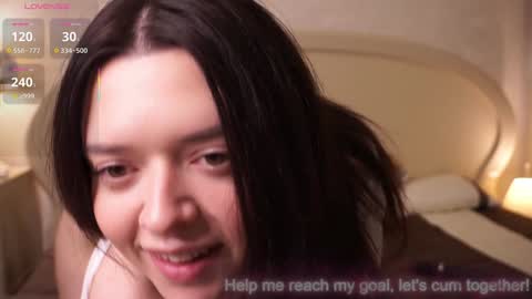 Ellie online show from December 2025 03:39:01 PM